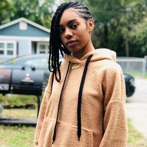 Meet your Posher, Janasa